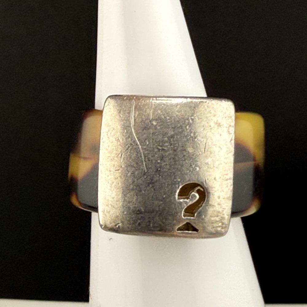Vintage Band Ring Acrylic Tortoiseshell Question Mark Size 5 - Picture 2 of 9